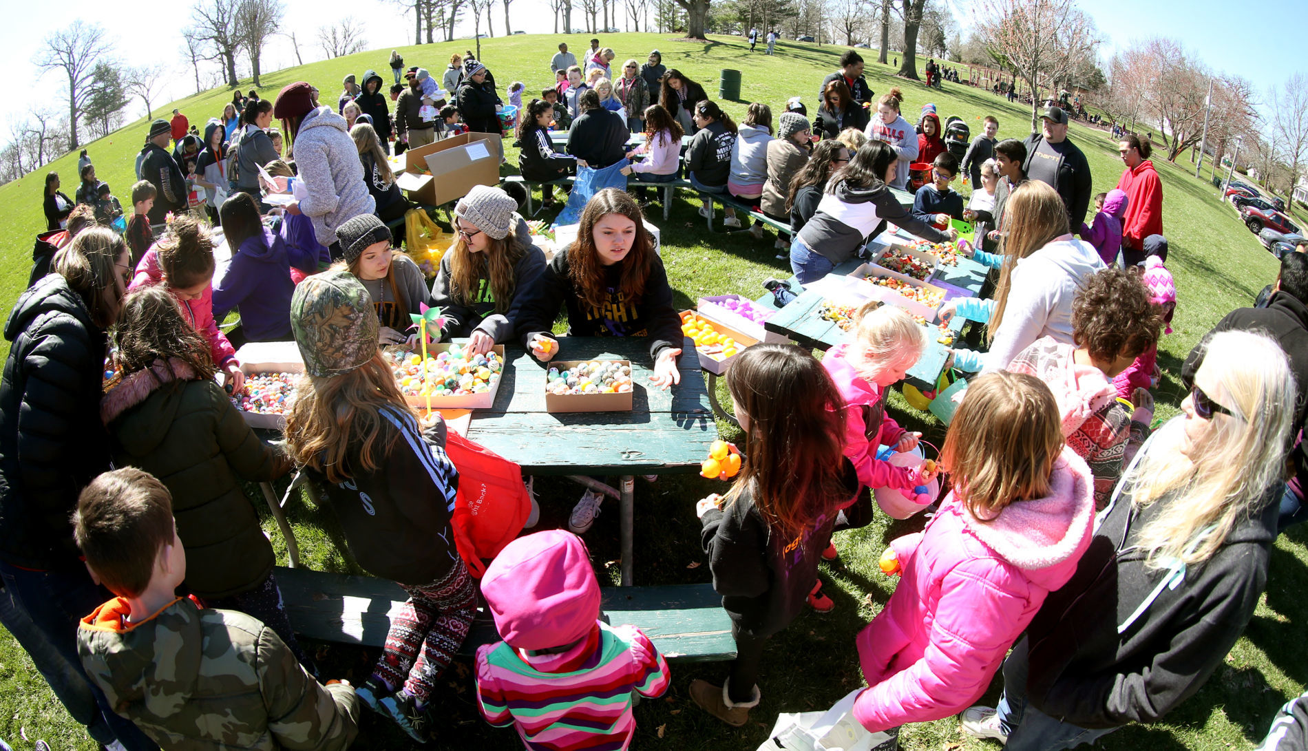 041319-mus-egghunt-012